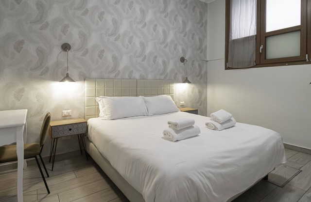 Italianway - Orti 5 - Three Bedroom Apartment, Sleeps 6