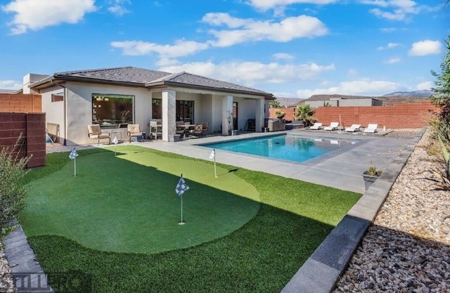 Ivins Oasis : Private Hot Tub & Pool