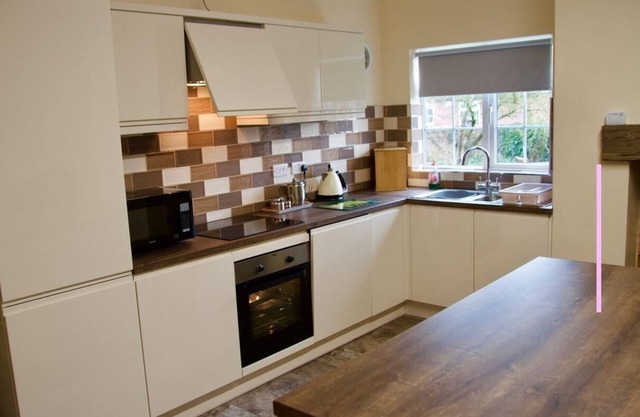 Ivy Cottage - The Chestnuts Holiday Cottages