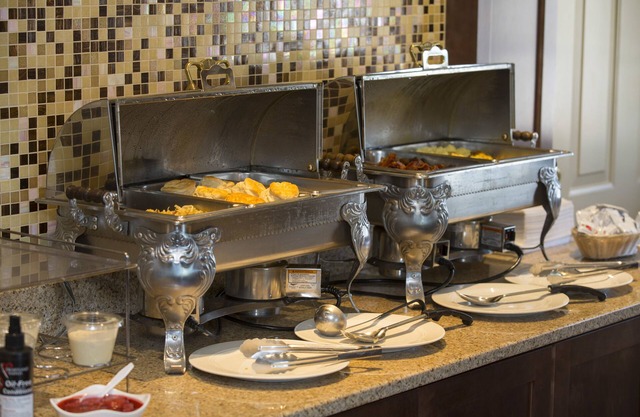 Ivy Court Inn & Suites
