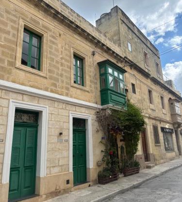 Ivy - Paola Modern Townhouse