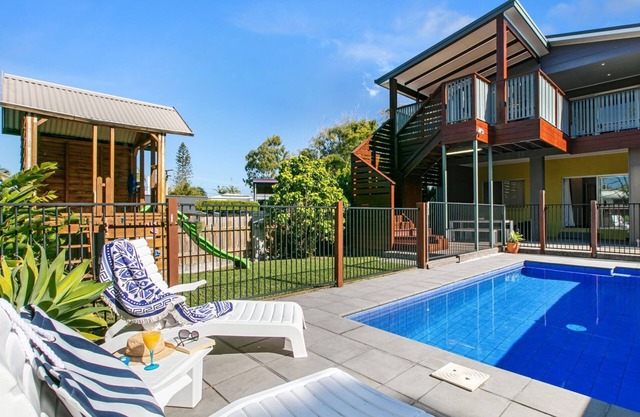 Ivy Street 7, Dicky Beach