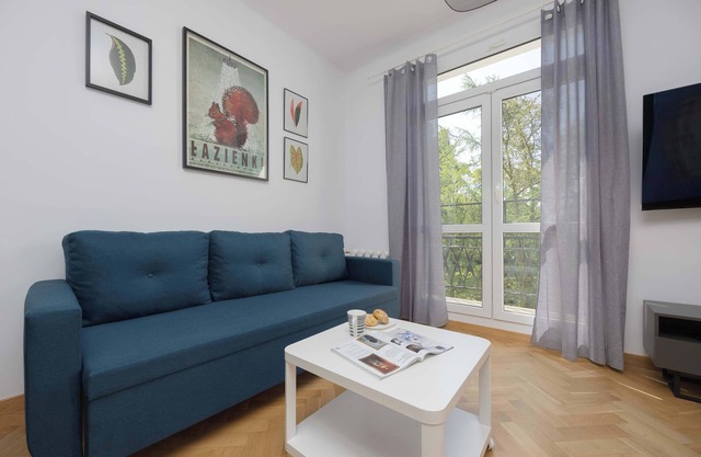 Iwicka 47B Warszawa | Stylish Apartment | Balcony