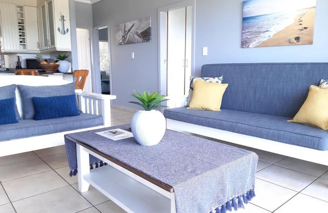 Izinyoni Place, Mangrove Beach Estate
