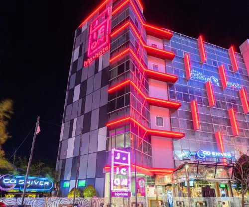 J Icon Hip Hotel