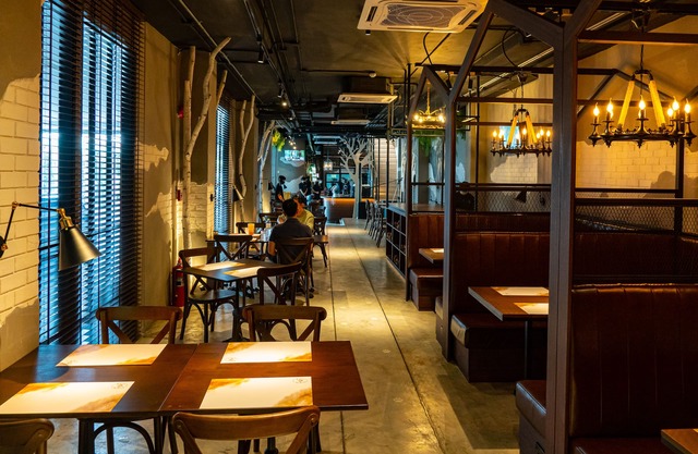 J Place Hotel