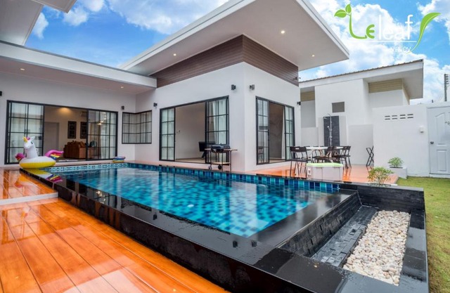 J Pool Villa Huahin