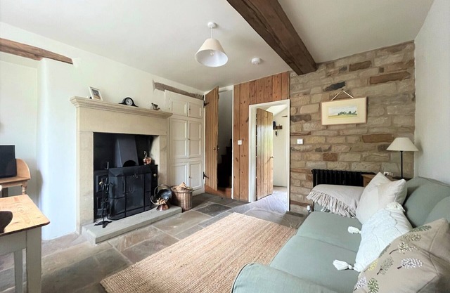 Jack's Cottage -Beautifully Restored Period Holiday Cottage in the Peak District