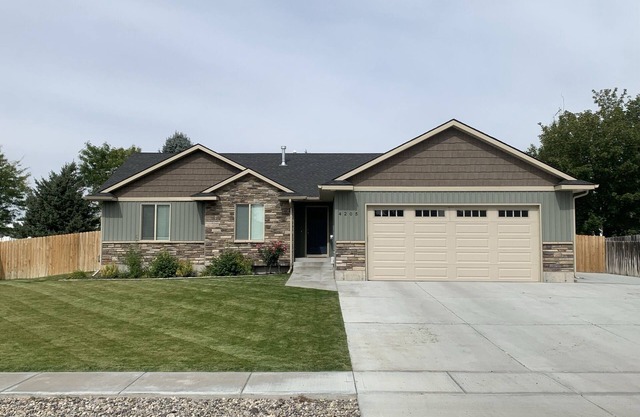 Jacki Lynn's Large Idaho Falls Home/10 beds!