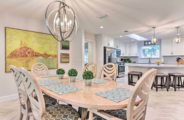 Jacksonville Gem - Ideal Location to Beaches!
