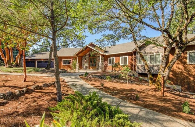 Jacksonville Mountain Retreat