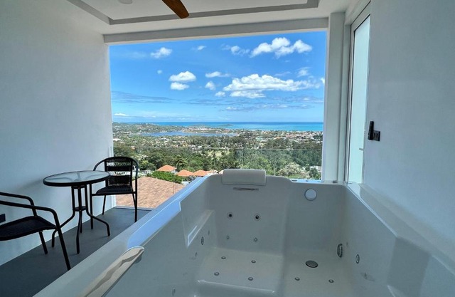 Jacuzzi bedroom with stunning sea view