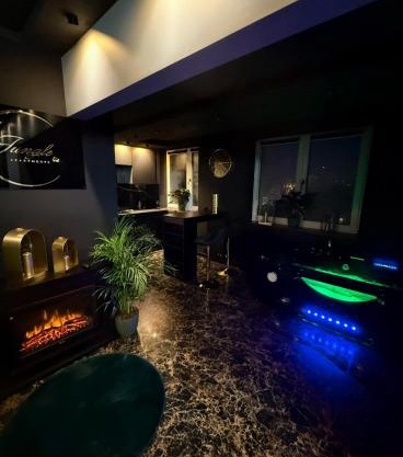 Jacuzzi Jungle Apartments