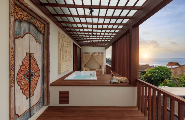 Jacuzzi Sea View Villa at Purnama beach