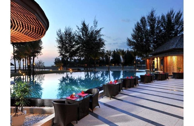 Jacuzzi Villa in Khao Lak with a romantic outdoor Jacuzzi JV#12