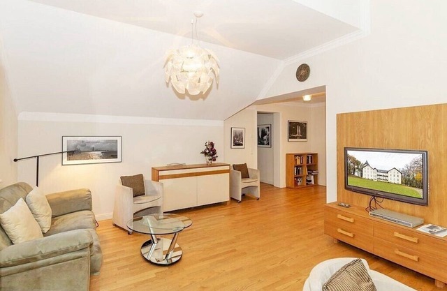 Jagdschloss WE 21: exclusive 3-room apartment with high-quality furnishings