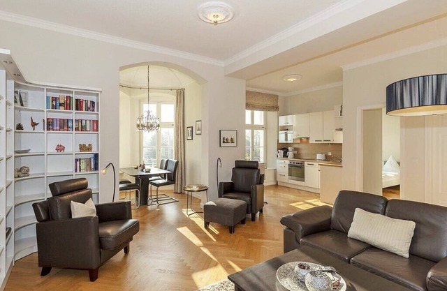 Jagdschloss WE 7: exclusive and high-quality furnished 3-room apartment