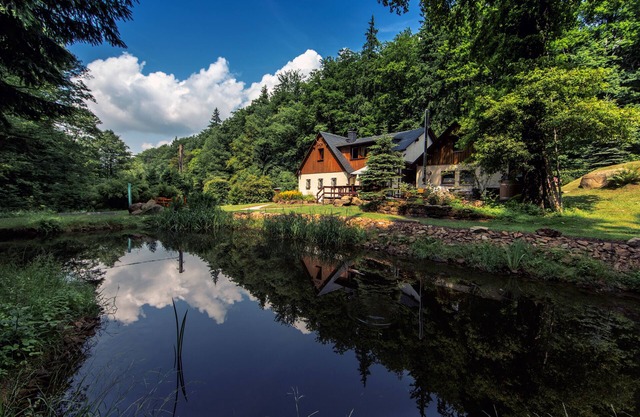 Jägerhaus Oppach (secluded location) forest house with lake