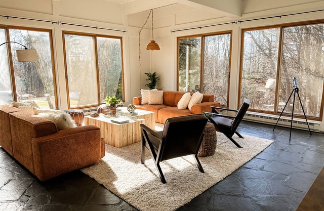 Jam House Killington/Pico:Renovated Luxury+Hot Tub+Sauna+Wine Bar+Pool+Game Room