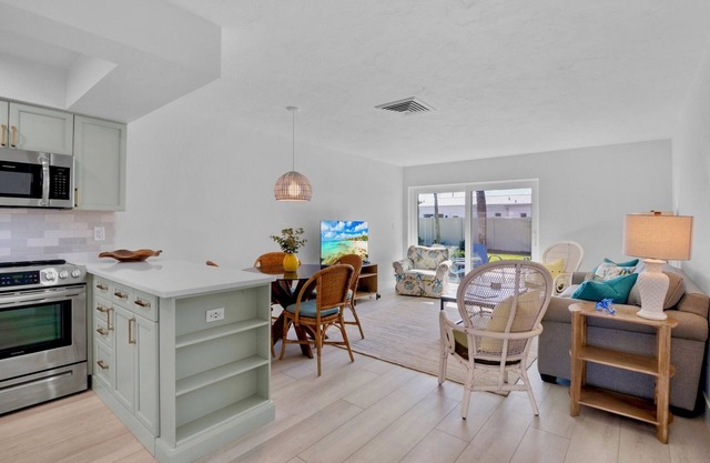 Jamaica Royale Unit 096-Freshley remodeled