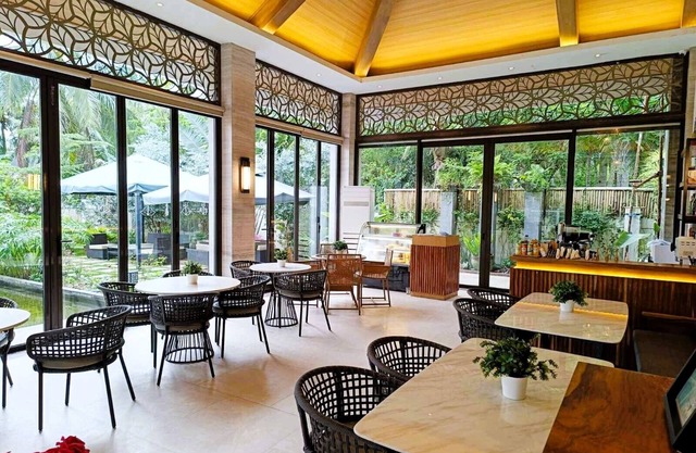 JAMINS HOTEL & RESORT INC