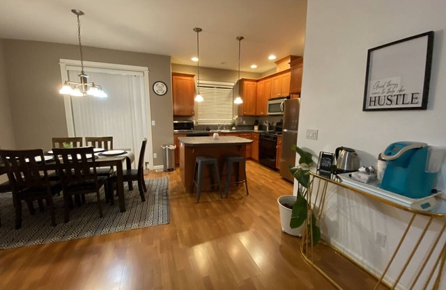 Jan-Mar, 30% Monthly Discount/Cozy 2B/2.5BA House