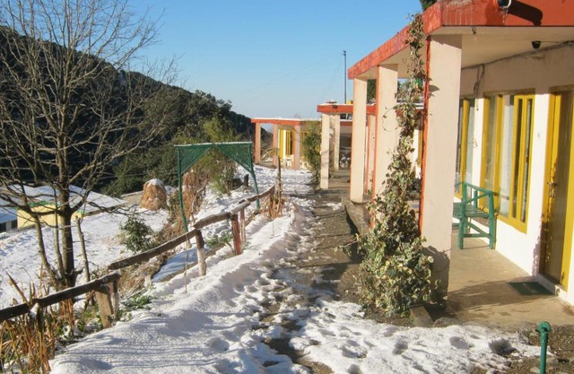 Janardan Resort Pangot, Nainital