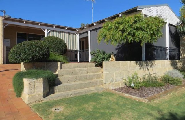 Jane's Beach House - Bed linen supplied - Pet Friendly - No cleaning fees