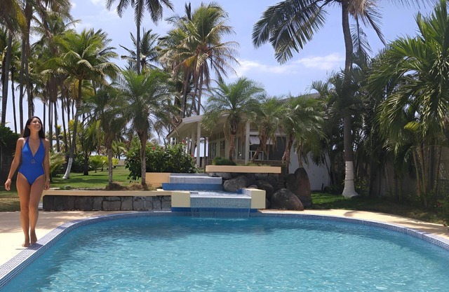 Jane's Beach Resort Room 6, beach hotel