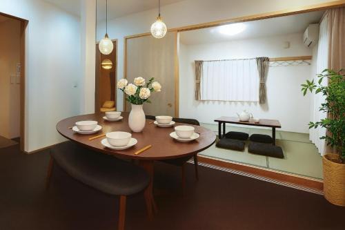 Japanese-Style Suite, 4 Bedrooms, 5min Subway to Namba