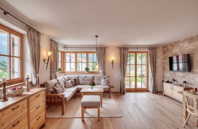 Jasmin vacation apartment with south-facing terrace and mountain view