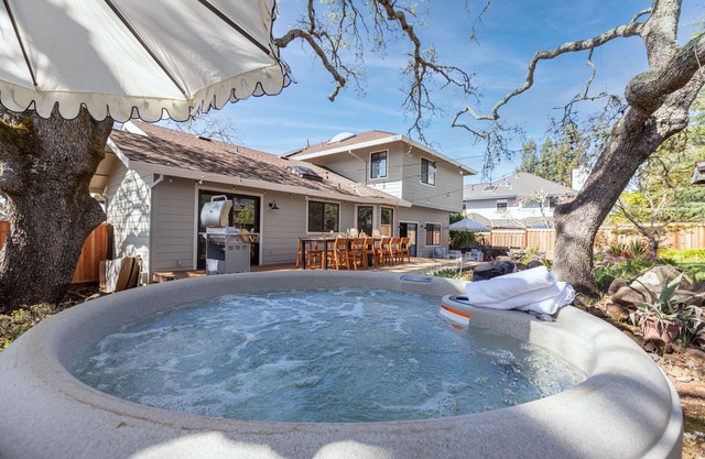 Jasmine by AvantStay | Entertainers Paradise w/Hot Tub,Pool Table & Large Patio