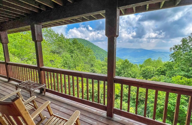 Jasmine Heights Available Labor Day Weekend!