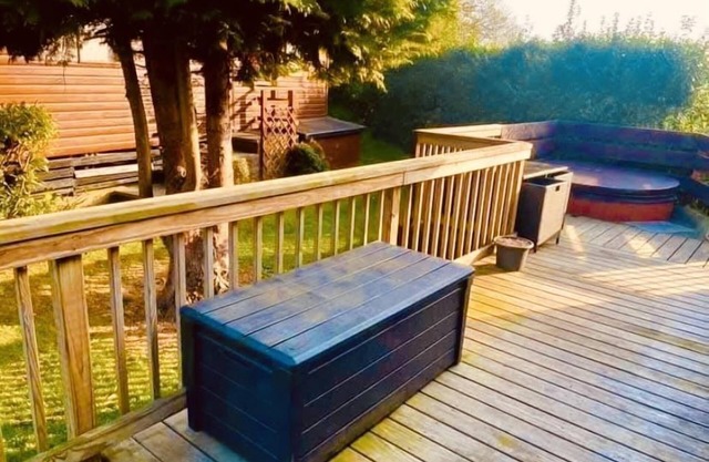 Jasmine Lodge - a lodge that sleeps 4 guests in 3 bedrooms