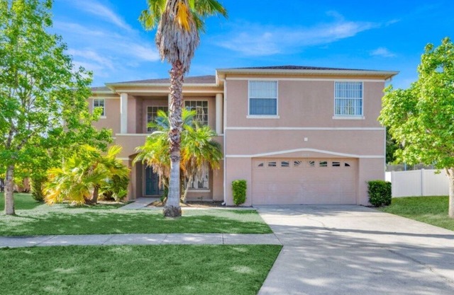Jasmine Trace Large Pool Home