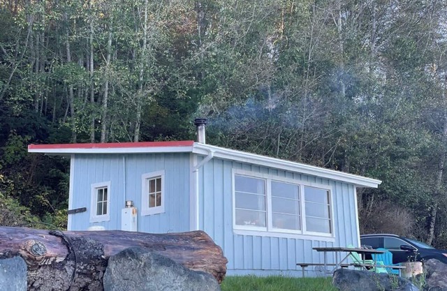 Jasper Inn Olympic Beach Cabin on the Strait of Juan De Fuca