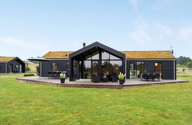 "Javorka" - 1.4km from the sea by Interhome