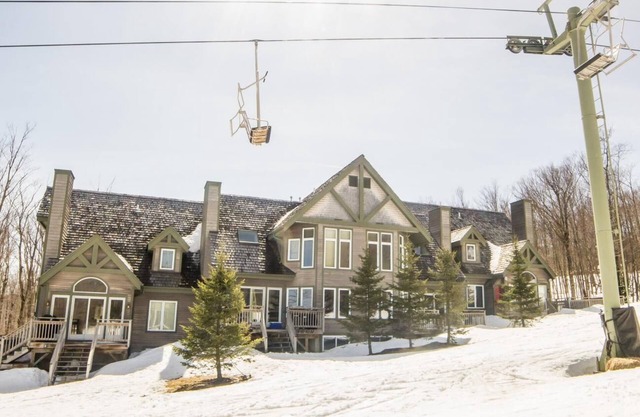 Jay Peak 5 Bed Townhome Ski-on Ski-off