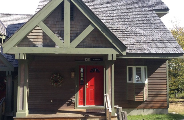 Jay Peak Resort - Luxury ski-In/ski-out - 5 bedroom, 4 bath end unit townhouse