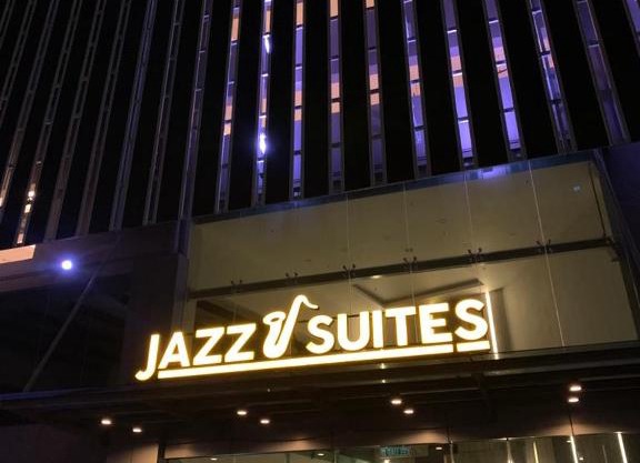 Jazz Service Suites 2 bedroom 35-1 by Yen's Sojourn