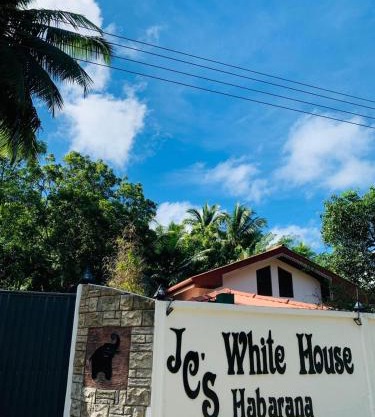 JCs White House Habarana