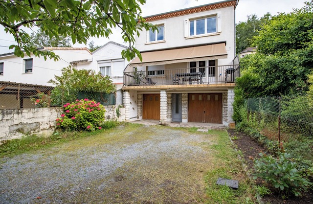 Jean Secret Apartment – Modern and Peaceful, Close to City Center and University