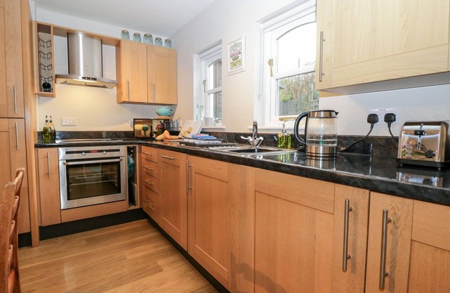 JENNY'S COTTAGE, pet friendly, with a garden in Cark In Cartmel