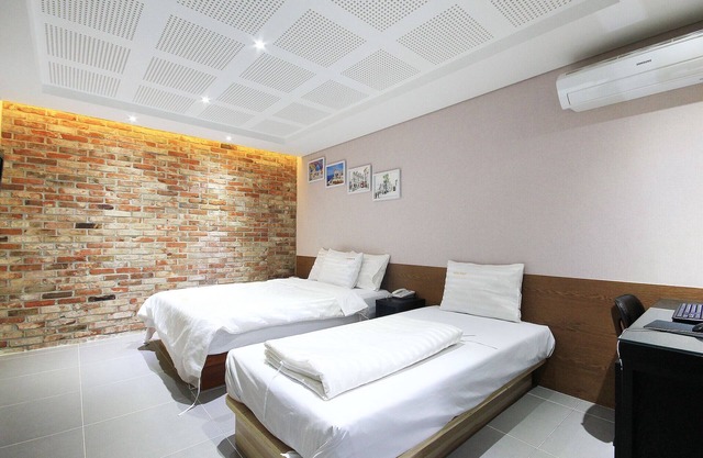 Jeonju Junghwasandong Foret Hotel