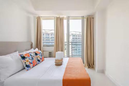 Jing'sCrib 2BR Apartment by Azure Near Manila International Airport