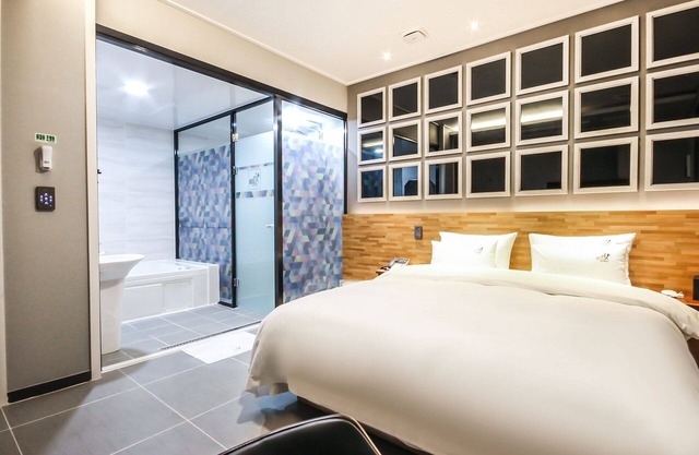 Jinju Hotel Hot