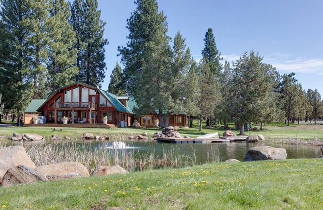 JJ Ranch 40 acres 5 bdrm 3 bath private pool, sauna, soaking tub Mountain Views