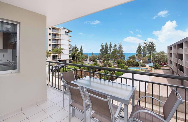 Joanne Apartments - 2 bedroom ground floor apartment with great ocean views