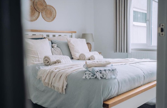 Joannes Retreat, Dog Friendly Property in Weymouth with Free Parking
