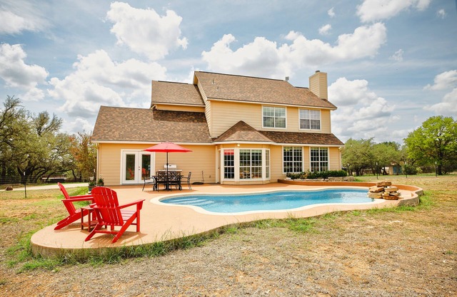 Johnson City+Pool= Family FUN~Jazz & Art Fest in TX Hill County Wineries & more!